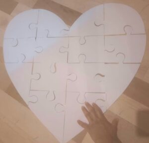 112. PUZZLE GRANDE A FORMA DI CUORE